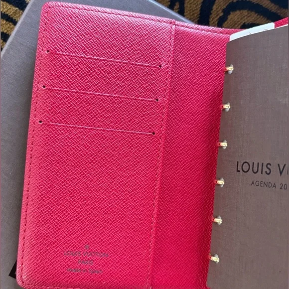 LV Takashi Murakami Cerises Agenda PM - Picture 4 of 14